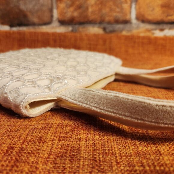 Vintage Cream/White Velvet Beaded Evening/Formal Purse/Bag - Gorgeous! - Picture 4 of 9